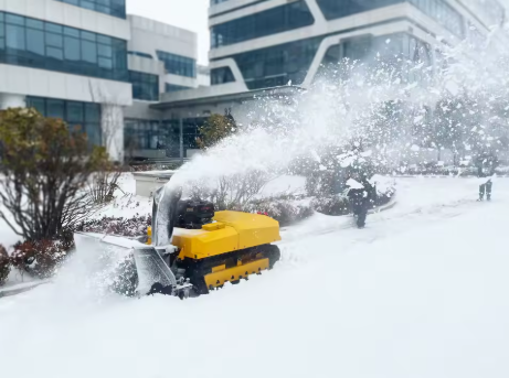Remote-controlled Snow Plow Robot Snow Clearing Machine Snow Lawn Mower For Agricultural Machinery Self Propelled