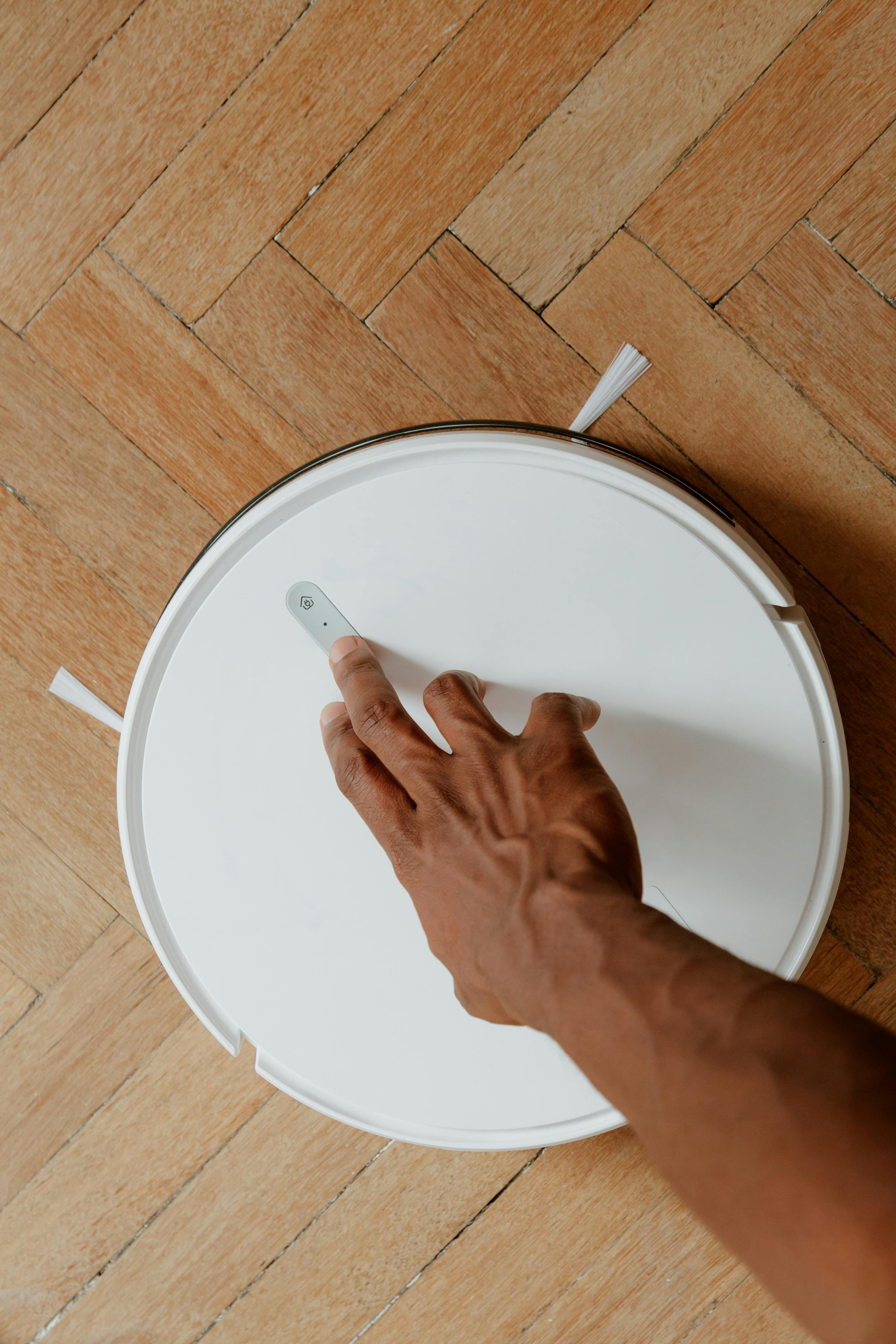 Robot Vacuums & Mops